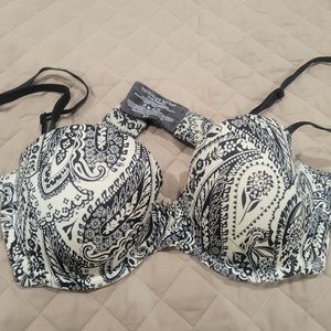 Victoria Secret 34C black and white bra